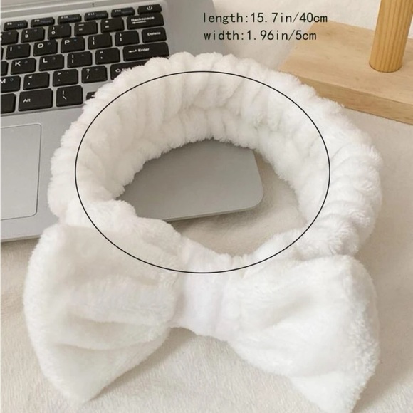 NEW Bow Velvet White Headband for skincare, facials, and makeup bath headband - Picture 3 of 3